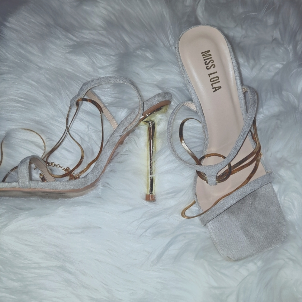 Women's high heel shoes